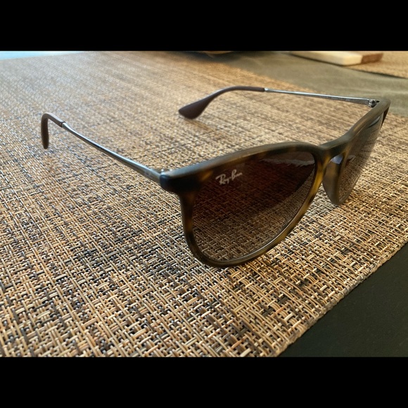 Ray ban sunglasses - Picture 3 of 3
